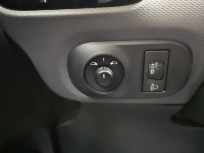 Photo 14 Citroën C4 Cactus  110ch S&S Feel E6.d-TEMP