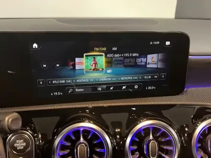 Photo 18 Mercedes Classe A 200 d AMG Line