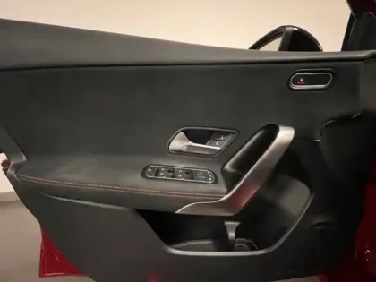 Photo 17 Mercedes Classe A 200 d AMG Line