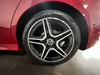 Photo 8 Mercedes Classe A 200 d AMG Line