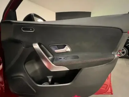 Photo 24 Mercedes Classe A 200 d AMG Line