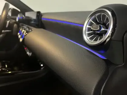 Photo 20 Mercedes Classe A 200 d AMG Line