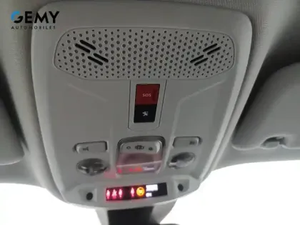 Photo 8 Peugeot 2008  PureTech 130 S&S EAT8