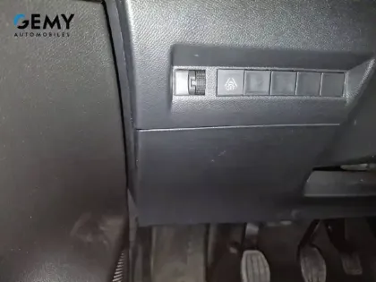 Photo 11 Peugeot 208  BlueHDi 100 S&S BVM6