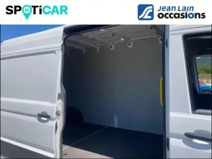 Photo 60 Volkswagen Crafter  VAN 35 L4H3 2.0 TDI 140 CH BVA