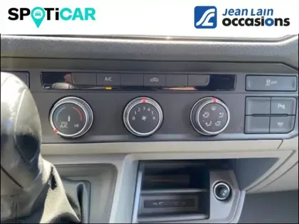 Photo 66 Volkswagen Crafter  VAN 35 L4H3 2.0 TDI 140 CH BVA