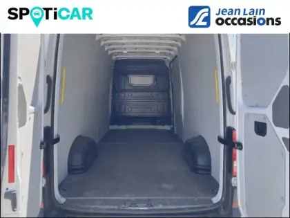 Photo 65 Volkswagen Crafter  VAN 35 L4H3 2.0 TDI 140 CH BVA