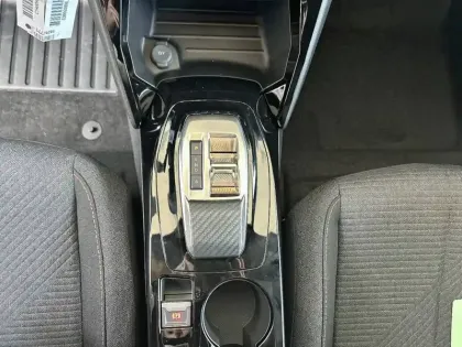 Photo 40 Peugeot 2008  Electrique 50 kWh 136 ch