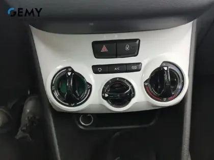 Photo 14 Peugeot 208  PureTech 68ch BVM5