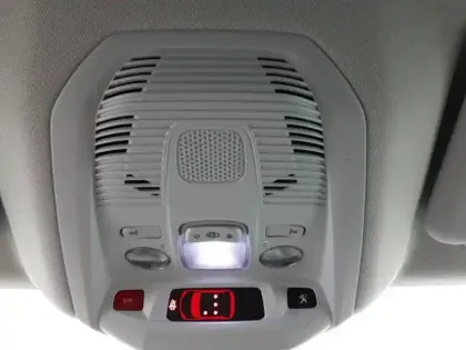 Photo 43 Peugeot 3008  Hybrid 225 e-EAT8