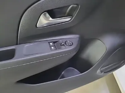 Photo 56 Opel Corsa  1.2 Turbo 100 ch BVM6