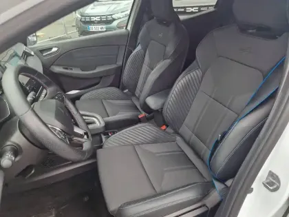 Photo 19 Renault Clio  E-Tech full hybrid 145 ch GSR2