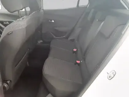 Photo 11 Peugeot 2008  PureTech 100 S&S BVM6