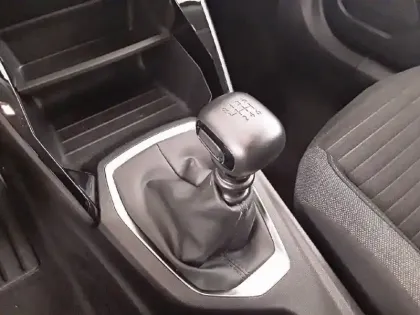 Photo 13 Peugeot 2008  PureTech 100 S&S BVM6