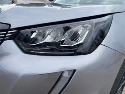 Photo 10 Peugeot 2008  PureTech 130 S&S BVM6