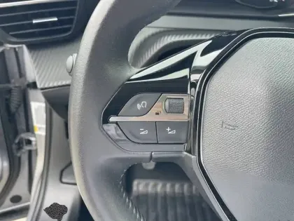 Photo 25 Peugeot 2008  PureTech 130 S&S BVM6