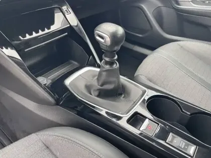 Photo 20 Peugeot 2008  PureTech 130 S&S BVM6