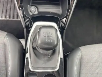 Photo 21 Peugeot 2008  PureTech 130 S&S BVM6