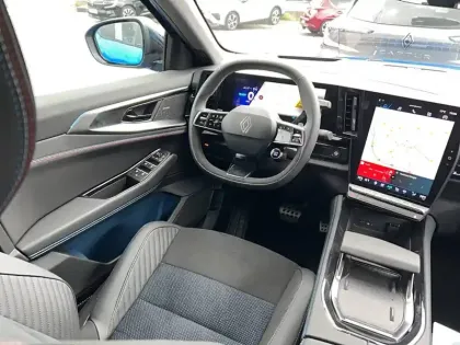 Photo 41 Renault Rafale  E-Tech full hybrid 200