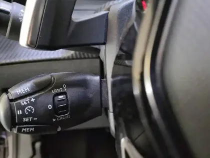 Photo 26 Peugeot 208  PureTech 100 S&S EAT8