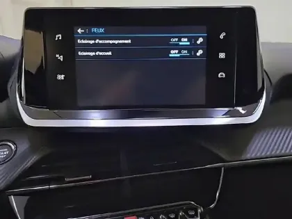 Photo 22 Peugeot 208  PureTech 100 S&S EAT8