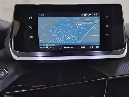 Photo 18 Peugeot 208  PureTech 100 S&S EAT8