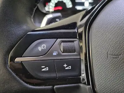 Photo 27 Peugeot 208  PureTech 100 S&S EAT8