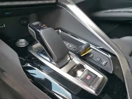 Photo 33 Peugeot 3008  Hybrid 225 e-EAT8