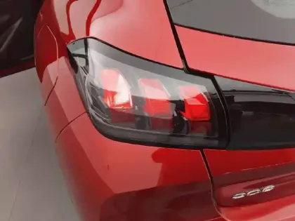 Photo 40 Peugeot 208  BlueHDi 100 S&S BVM6