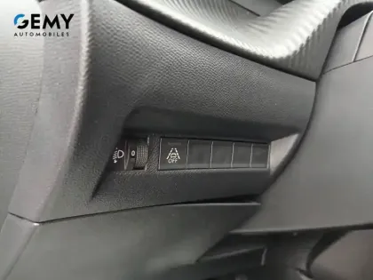 Photo 20 Peugeot 2008  PureTech 100 S&S BVM6