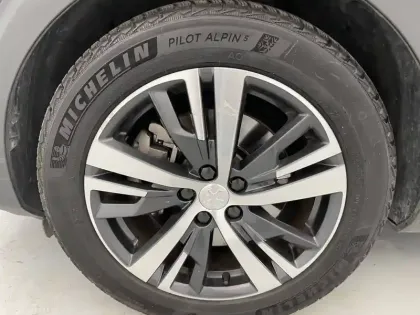 Photo 86 Peugeot 3008  Hybrid 225 e-EAT8