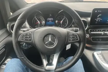 Photo 43 Mercedes CLA sse V Extra-Long 300 d 9G-TRONIC 4x4