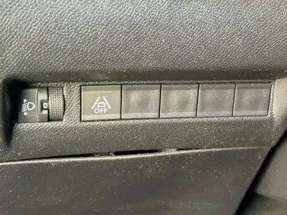 Photo 10 Peugeot 2008  e- 136ch Allure