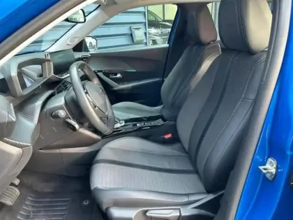 Photo 7 Peugeot 2008  e- 136ch Allure