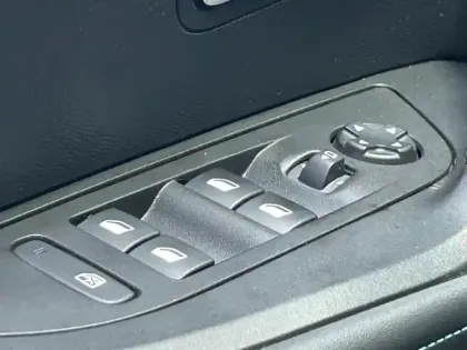 Photo 9 Peugeot 2008  e- 136ch Allure