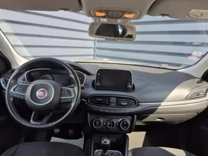 Photo 13 Fiat Tipo  1.4 95ch Easy 5p