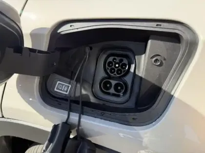 Photo 10 Jeep Avenger  Electrique 156ch 115kW Longitude