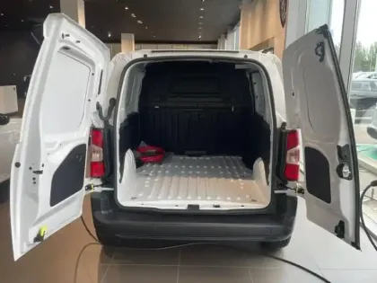Photo 12 Peugeot Partner  M 800kg Electrique 136ch Batterie 50 kWh