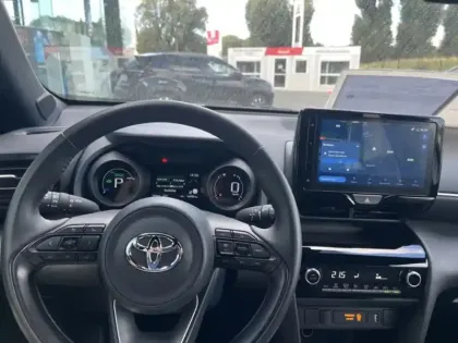 Photo 12 Toyota Yaris 1.5 HYBRID 116H DESIGN