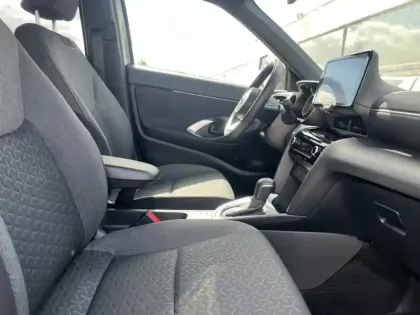 Photo 8 Toyota Yaris 1.5 HYBRID 116H DESIGN