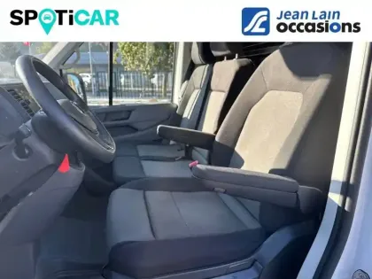 Photo 50 Volkswagen Crafter  VAN 35 L4H3 2.0 TDI 140 CH BVA