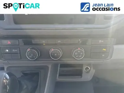 Photo 38 Volkswagen Crafter  VAN 35 L4H3 2.0 TDI 140 CH BVA