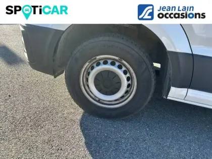 Photo 32 Volkswagen Crafter  VAN 35 L4H3 2.0 TDI 140 CH BVA