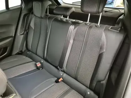 Photo 9 Peugeot 2008  Electrique 136 ch