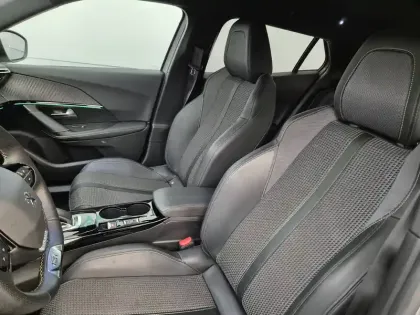 Photo 8 Peugeot 2008  Electrique 136 ch