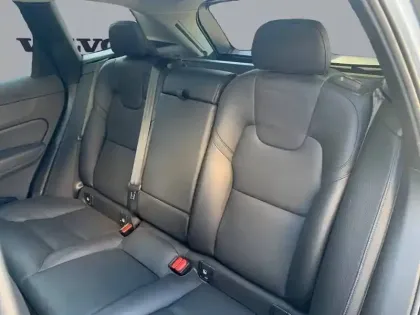 Photo 8 Volvo Xc60  T6 Recharge AWD 253 ch + 145 ch Geartronic 8