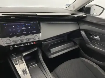 Photo 31 Peugeot 308  SW PHEV 180 e-EAT8