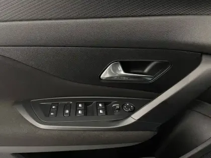 Photo 28 Peugeot 308  SW PHEV 180 e-EAT8