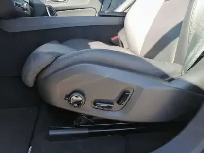 Photo 17 Volvo Xc60  T6 Recharge AWD 253 ch + 145 ch Geartronic 8