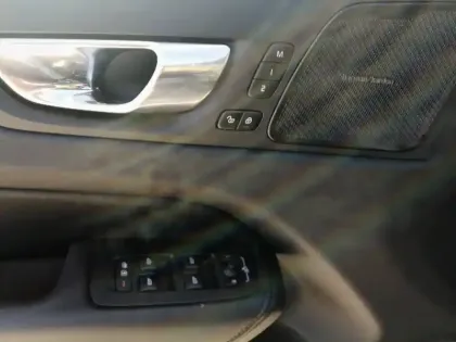 Photo 16 Volvo Xc60  T6 Recharge AWD 253 ch + 145 ch Geartronic 8